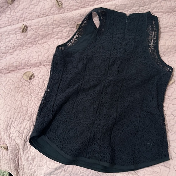 ANN TAYLOR crochet/lace top. Slight halter.NWOT. - Picture 2 of 8